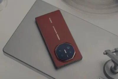 Huawei muestra el primer plegable tríptico del mundo. El Huawe Mate XT apunta alto y adelanta a Samsung