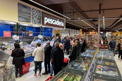 En plena expansión, Mercadona y las marcas blancas se han encontrado con un rival inesperado: los "súpers" regionales